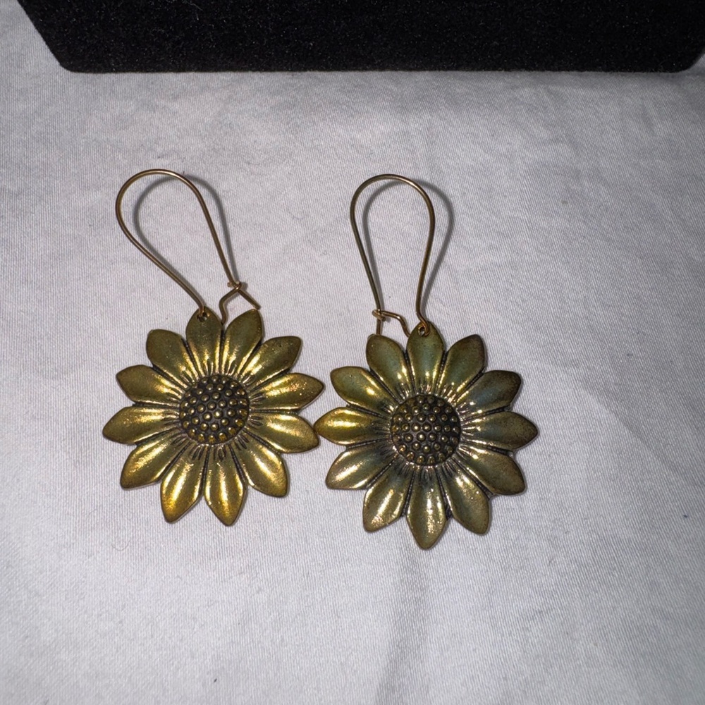 Gold Sunflower Earrings – Elegant Floral Studs, Women’s Jewelry